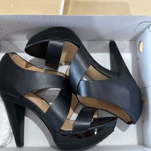 Can’t wear it . Michael Kors leather platform